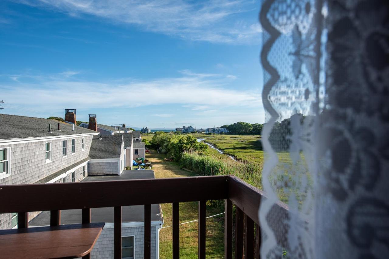 A Cape Cod Ocean Manor Inn Гайянніс Екстер'єр фото