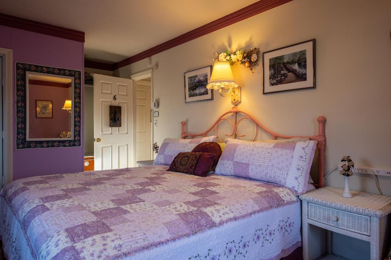 A Cape Cod Ocean Manor Inn Гайянніс Екстер'єр фото