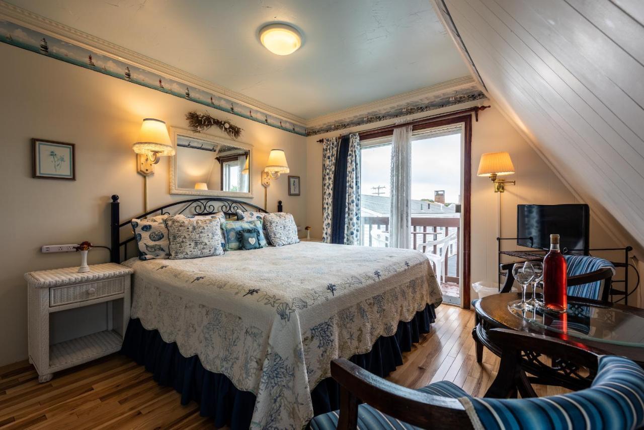 A Cape Cod Ocean Manor Inn Гайянніс Екстер'єр фото